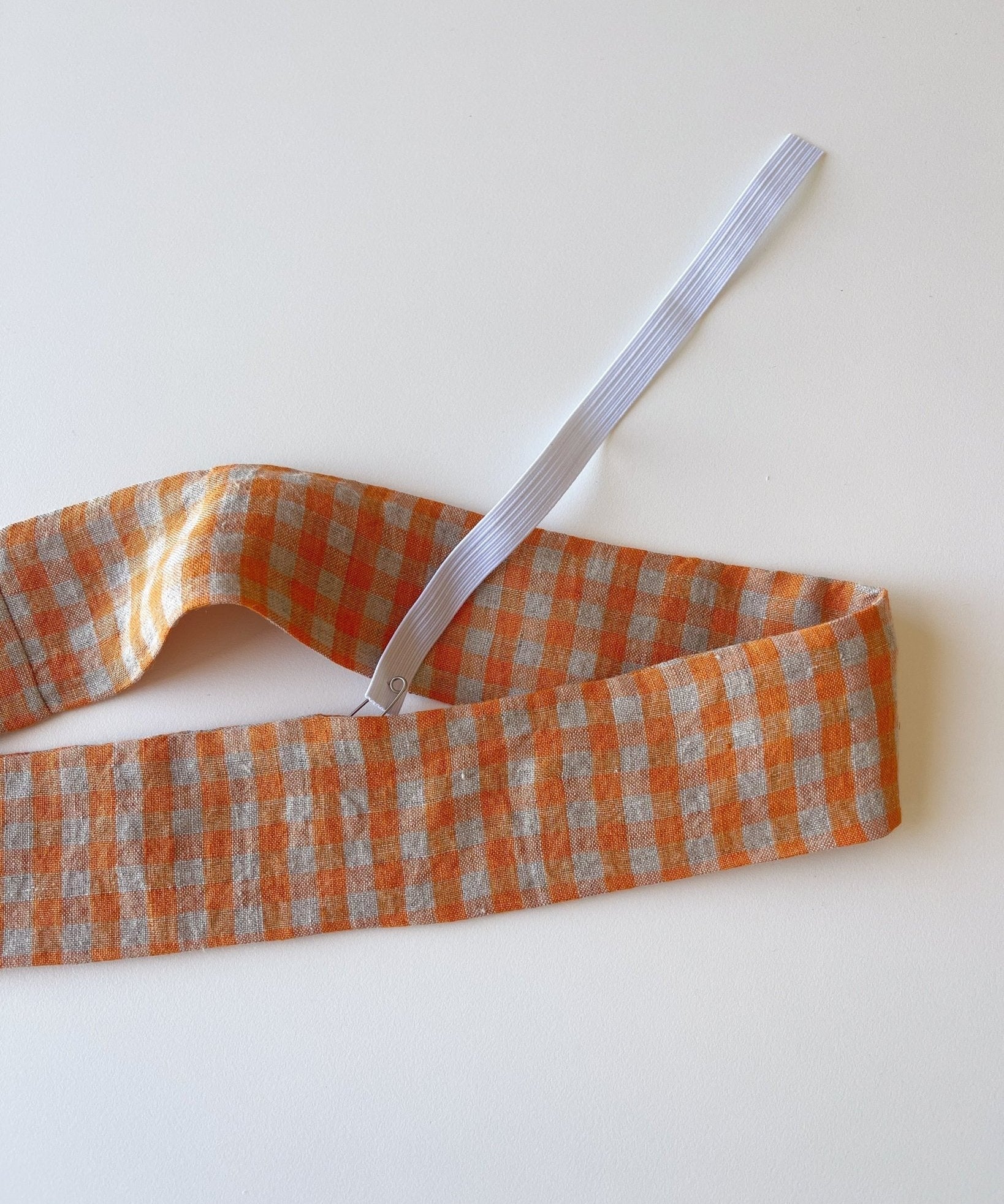 How to sew a scrunchie using the burrito method